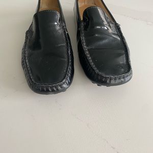 Tod’s  black patent driving loader. Size 6, in good condition.